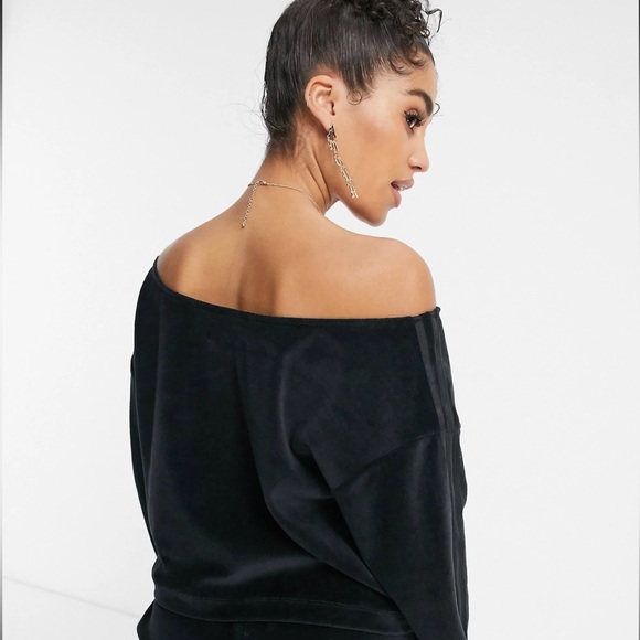 adidas Originals 'Relaxed Risqué' velour off the shoulder sweatshirt in black - Picture 3 of 4